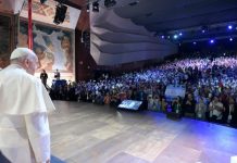 PAPA ASSINA COM JOVENS ECONOMISTAS DE 120 PAÍSES, REUNIDOS EM ASSIS, PACTO PARA A CONSTRUÇÃO DA “ECONOMIA DO EVANGELHO”