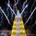 Imagem luminosa de Nossa Senhora é acesa na primeira procissão do Círio de Nazaré