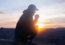 Fé é confiar em Deus mesmo quando o céu faz silêncio