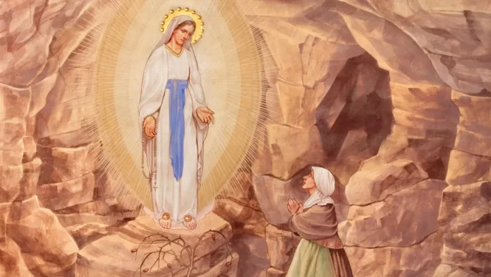 VIERGE-MARIE-BERNADETTE-LOURDES-SHUTTERSTOCK