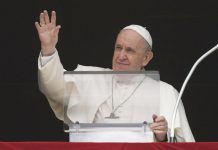 O PAPA NO ANGELUS: É BOM SE TORNAR RICO, MAS RICO SEGUNDO DEUS