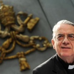 P. Lombardi: Papa abraça os sofrimentos de todo um povo