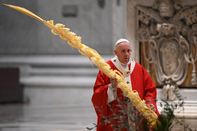 VATICAN-RELIGION-POPE-HEALTH-VIRUS-PALM-SUNDAY-MASS