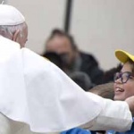 Papa: na comunidade não existem fiéis da “série A”e “série B”