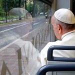 Papa Francisco de bonde a caminho da JMJ
